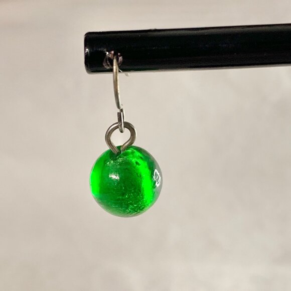 Minimalist Green Glass Bead Earrings Simple Dainty Silver Tone Drop Jewelry Gift - Picture 2 of 5
